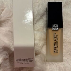 Givenchy Prisme Libre Matte Foundation 4N-280